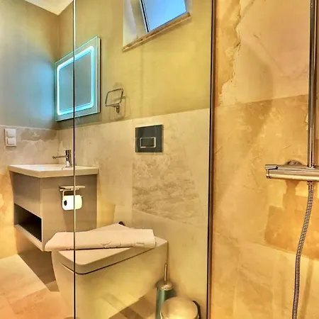 Komurluk 2 Bedroom فيلة
