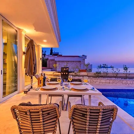 فيلة Komurluk 2 Bedroom كالكان